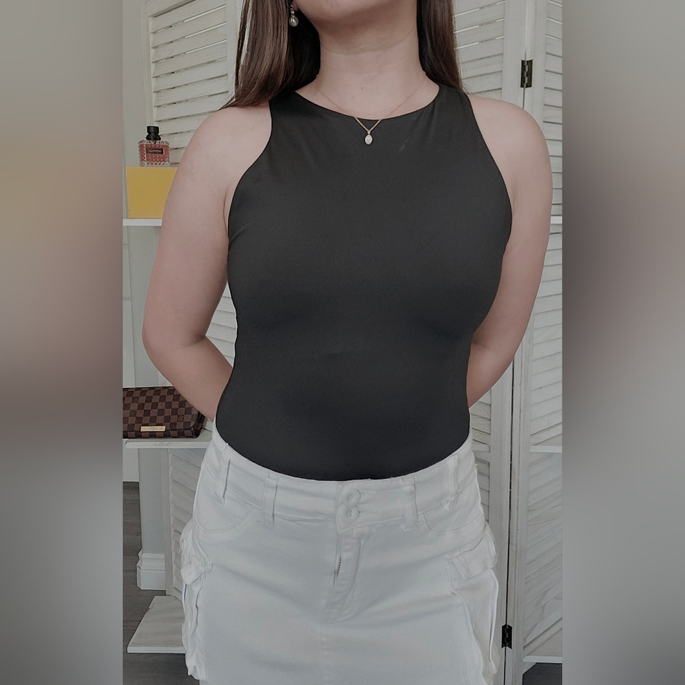 Aritzia sleeveless bodysuit